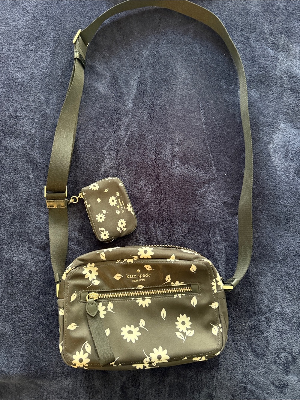kate spade Black Floral Crossbody with Coin Pouch (Cream Flowers)